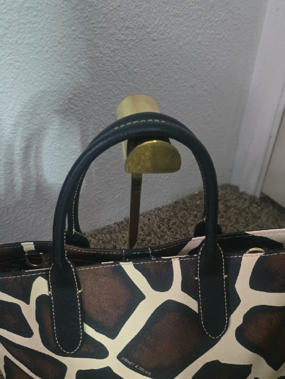Dooney & Bourke Brown & Cream Giraffe-Pattern Medium Tote (EUC)✨️🤎🤍🦒✨️ - Picture 4 of 15